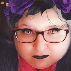 Meet your Posher, Crystal